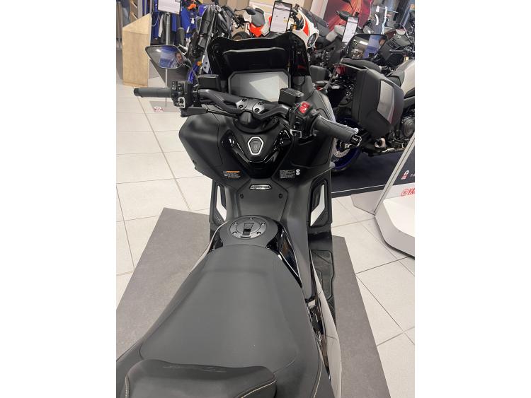 YAMAHA XP T-MAX 560 TECH MAX